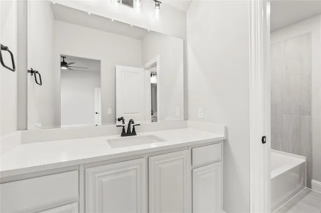 $614,000 | 643 Crystal Lk Lane, Red Oak, TX 75154