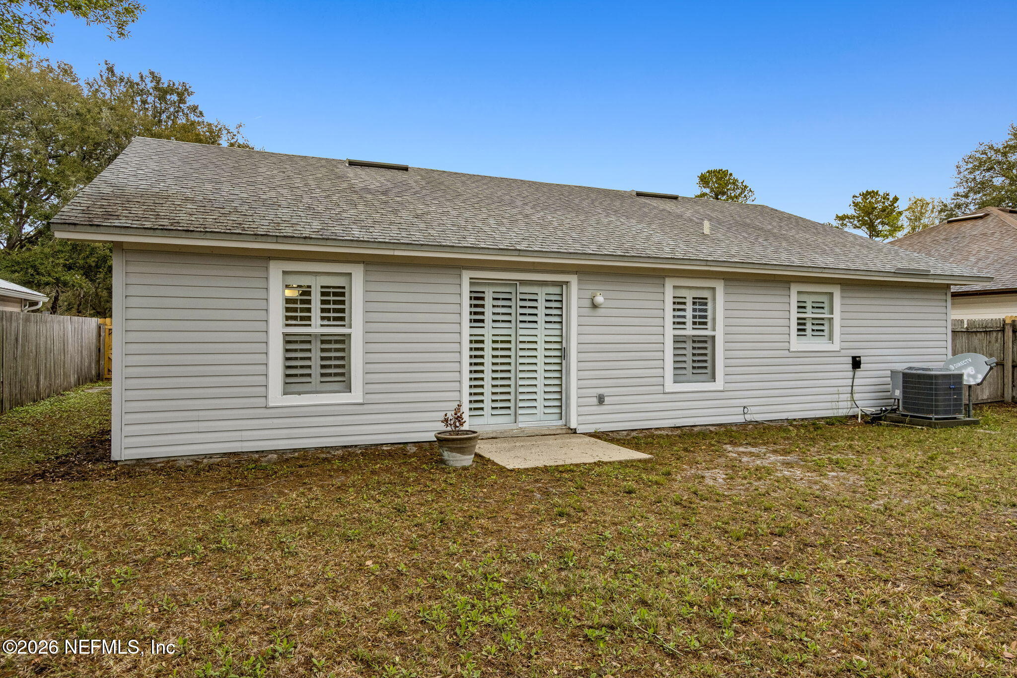 12648 Moose Road Jacksonville, FL 32226 - Photo 33 of 38 a backyard of a house