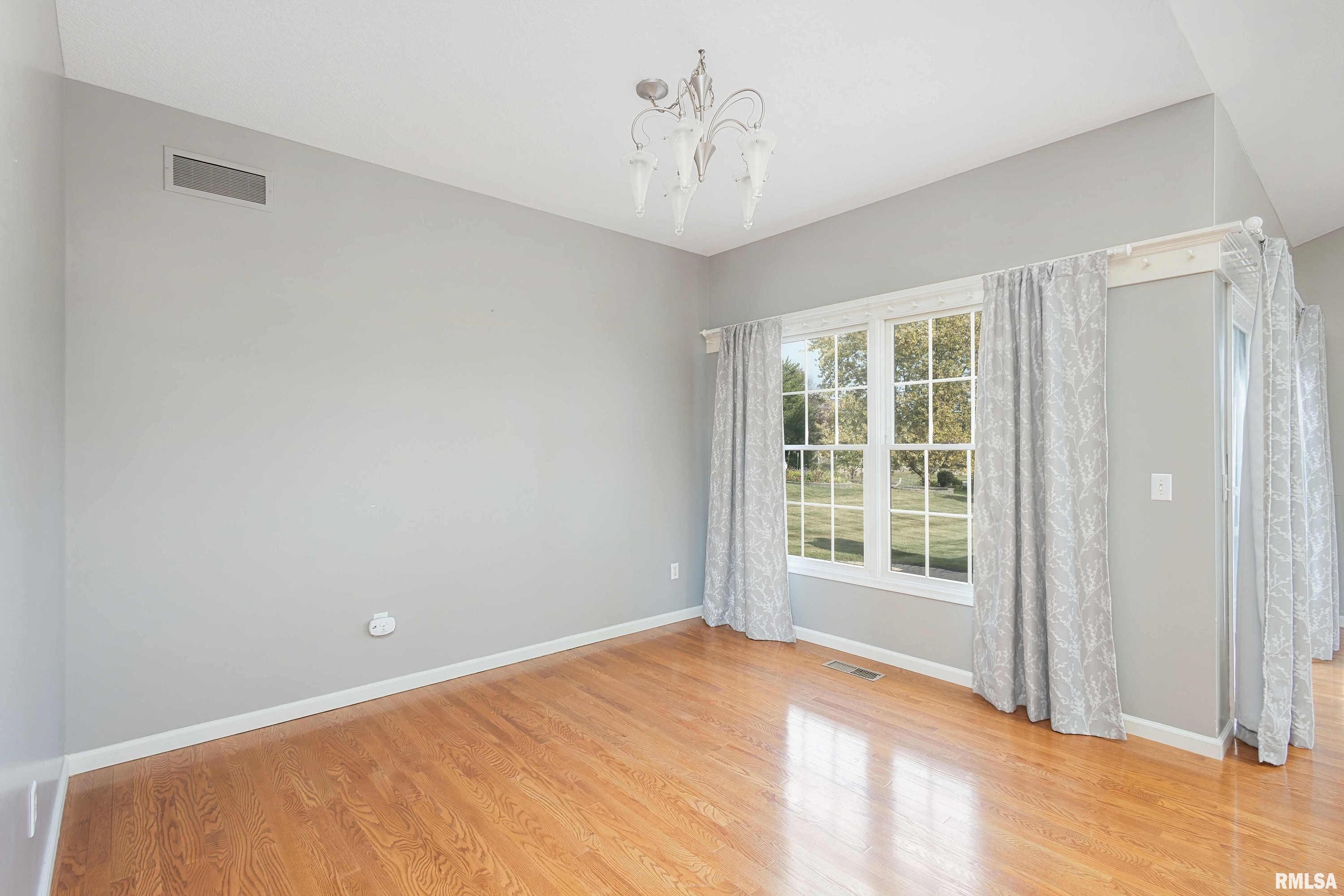 4409 Forest Road Davenport, IA 52807 - Photo 13 of 37 Gallery Image 13