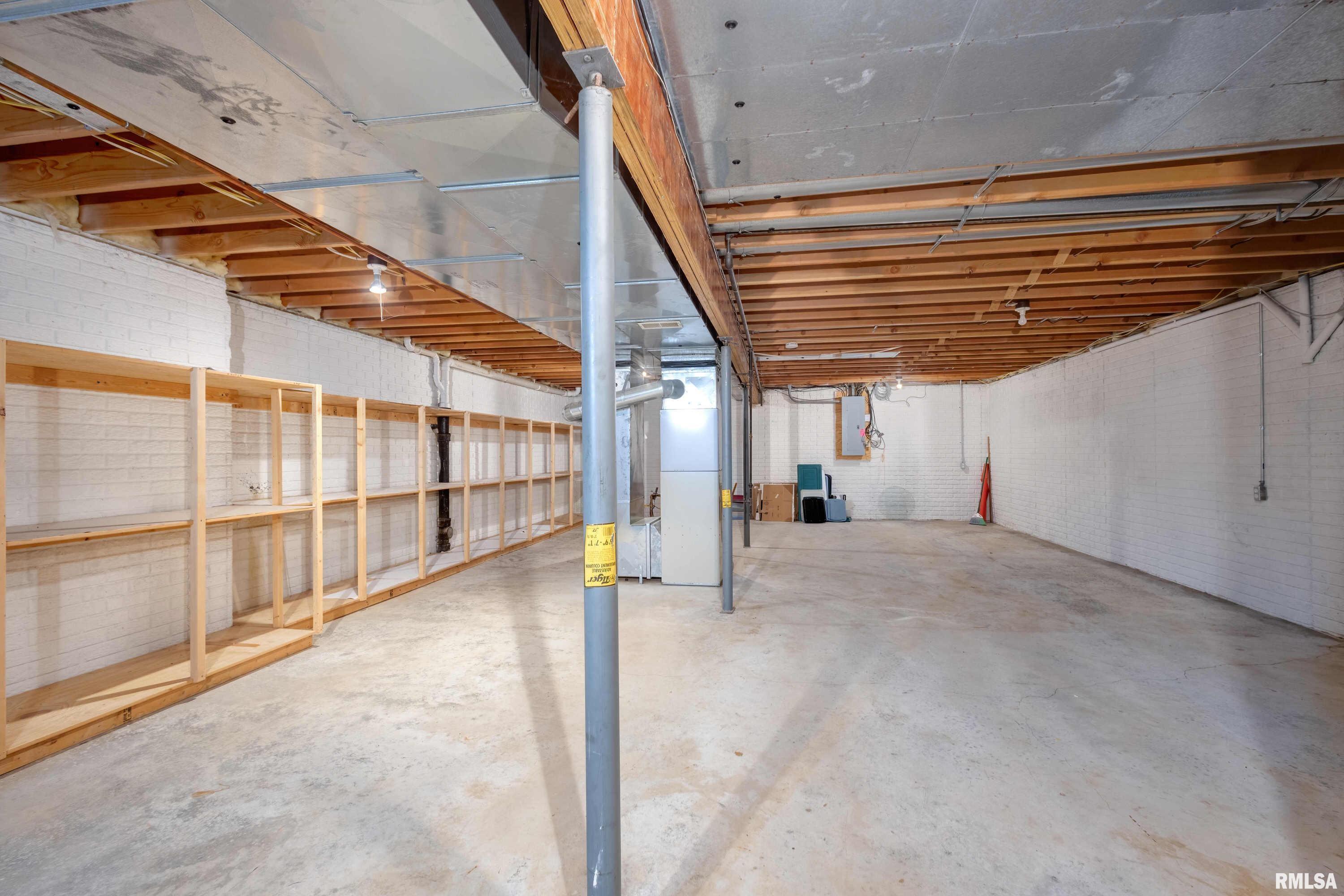 4409 Forest Road Davenport, IA 52807 - Photo 30 of 37 Gallery Image 30