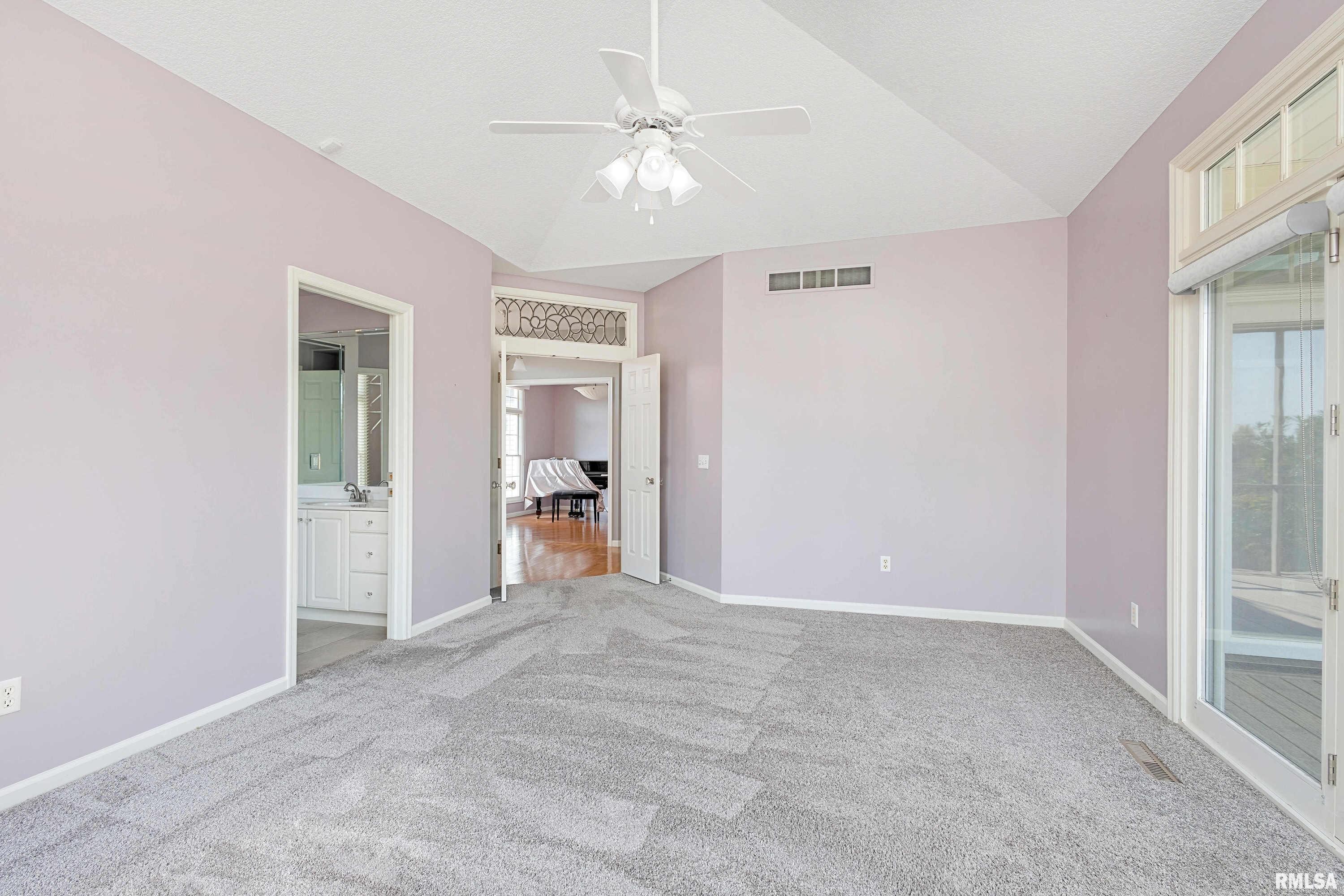 4409 Forest Road Davenport, IA 52807 - Photo 7 of 37 Gallery Image 7
