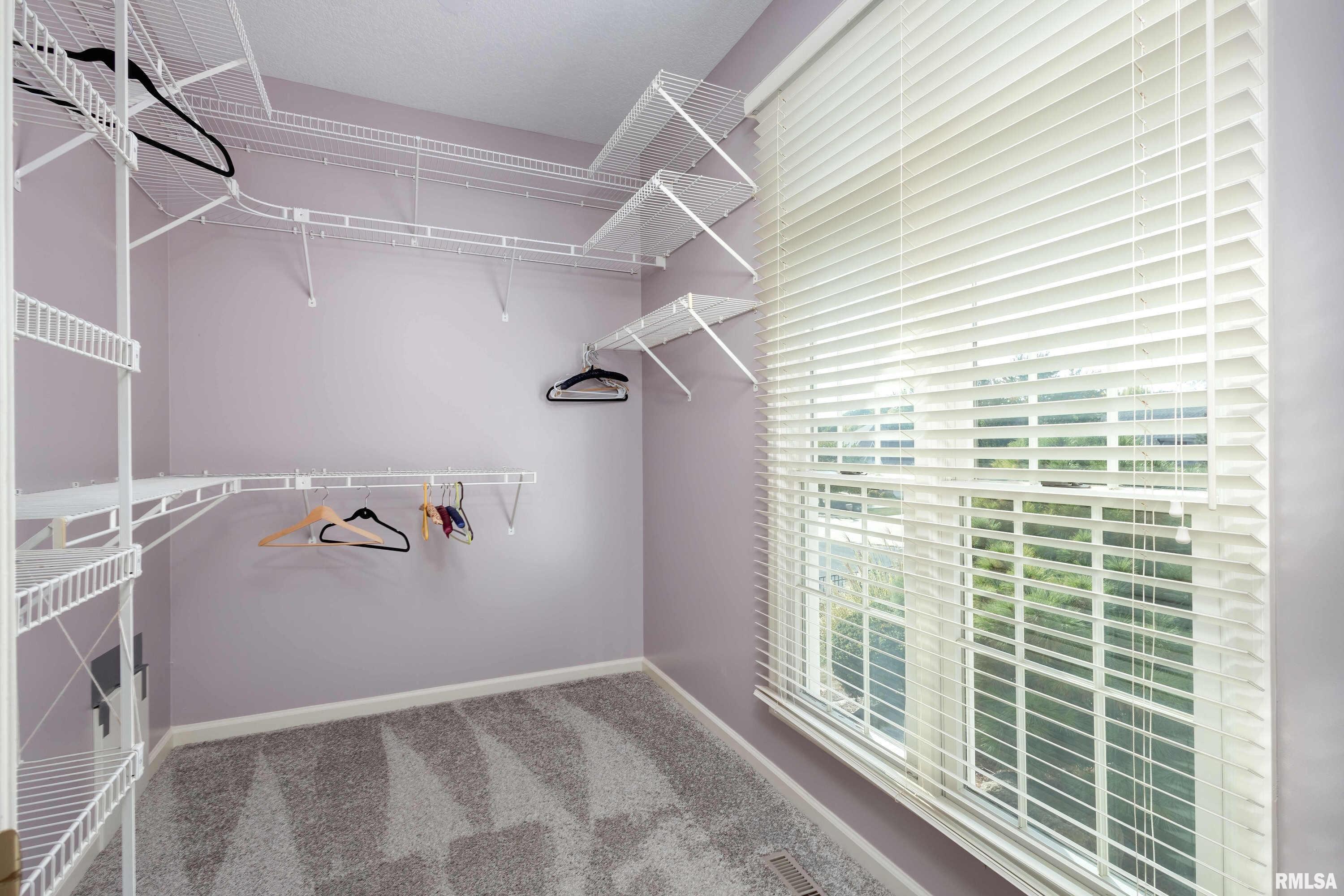 4409 Forest Road Davenport, IA 52807 - Photo 10 of 37 Gallery Image 10