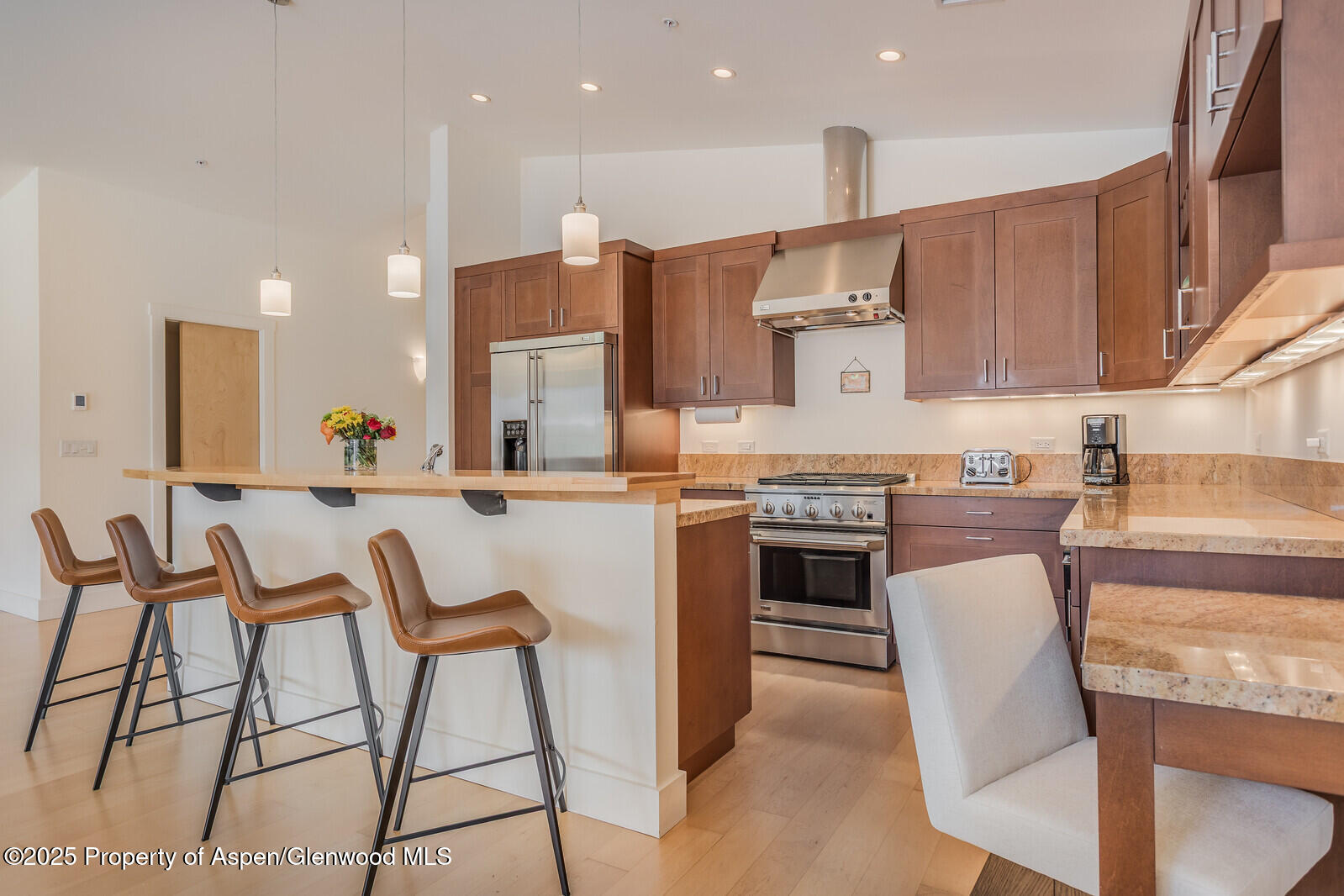 104 Midland Avenue, Unit 302 Basalt, CO 81621 - Photo 18 of 31 Kitchen+Desk