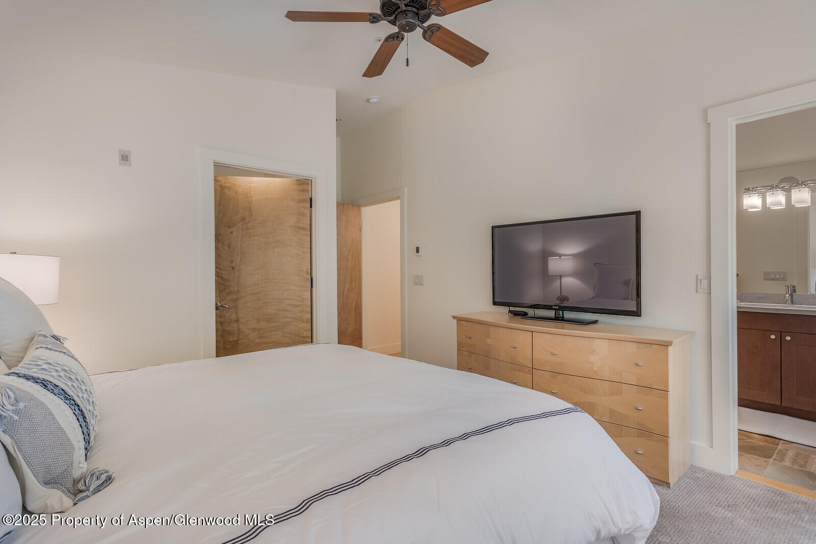 104 Midland Avenue, Unit 302 Basalt, CO 81621 - Photo 23 of 31 Primary Bedroom