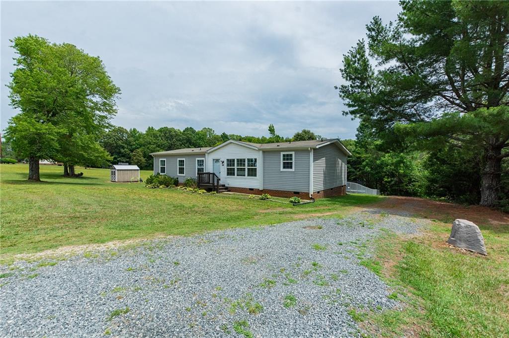 220 Bluejay Road Reidsville, NC 27320 - Photo 7 of 40 Gallery Image 7