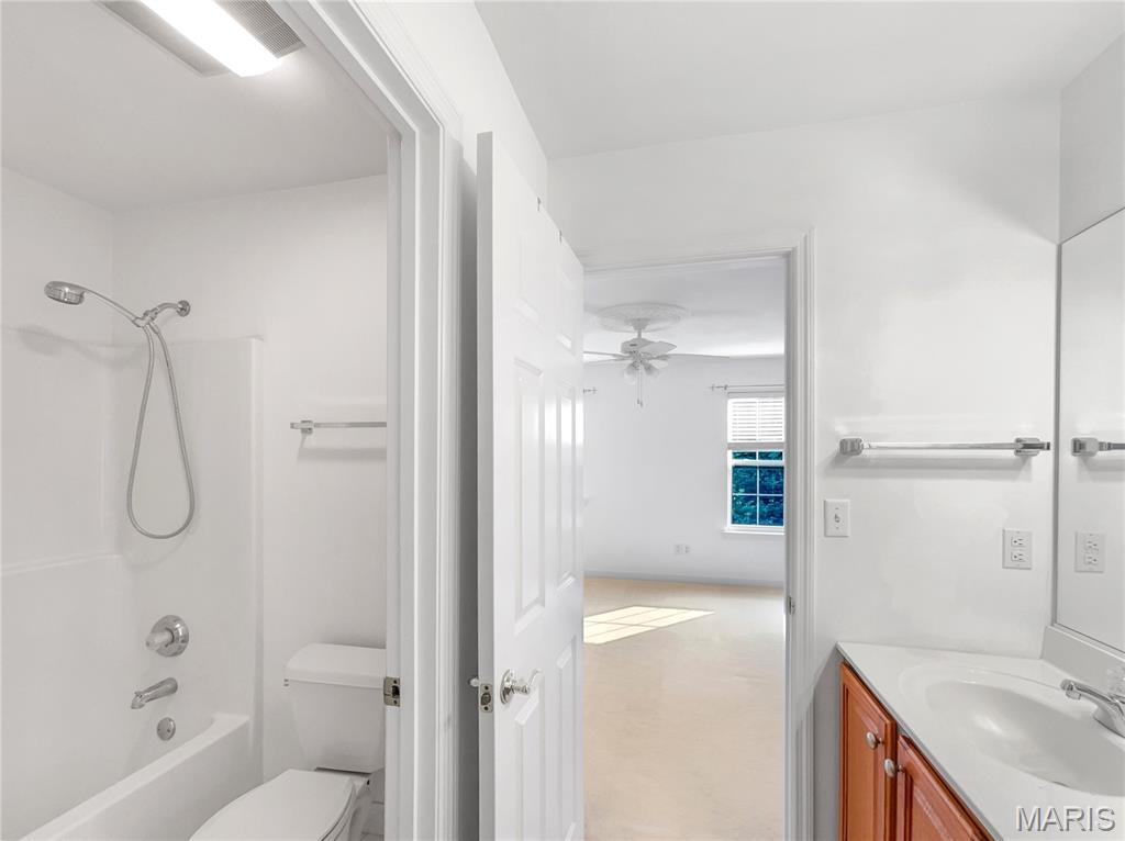 596 Eagle Manor Lane Chesterfield, MO 63017 - Photo 15 of 23