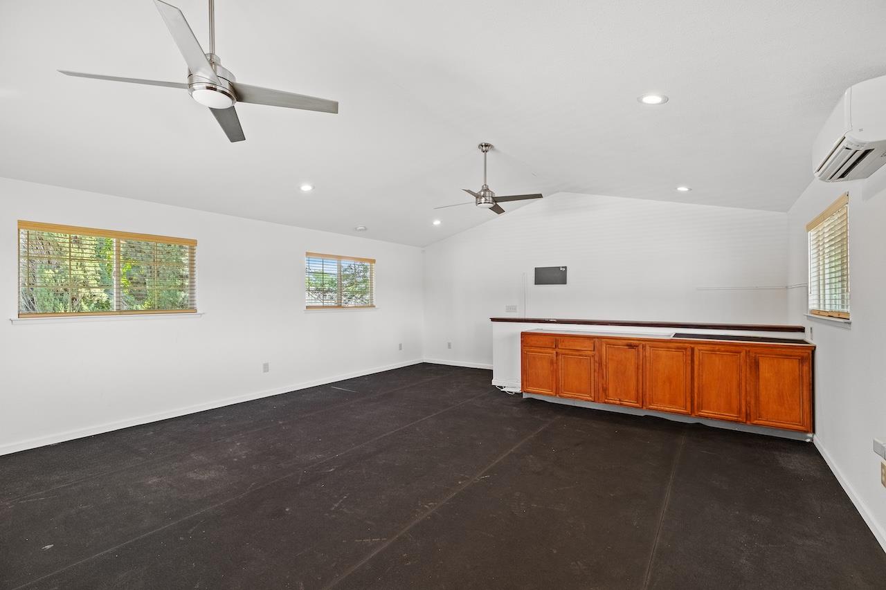 940 Constitution Way Tracy, CA 95376 - Photo 58 of 63 an empty room with windows