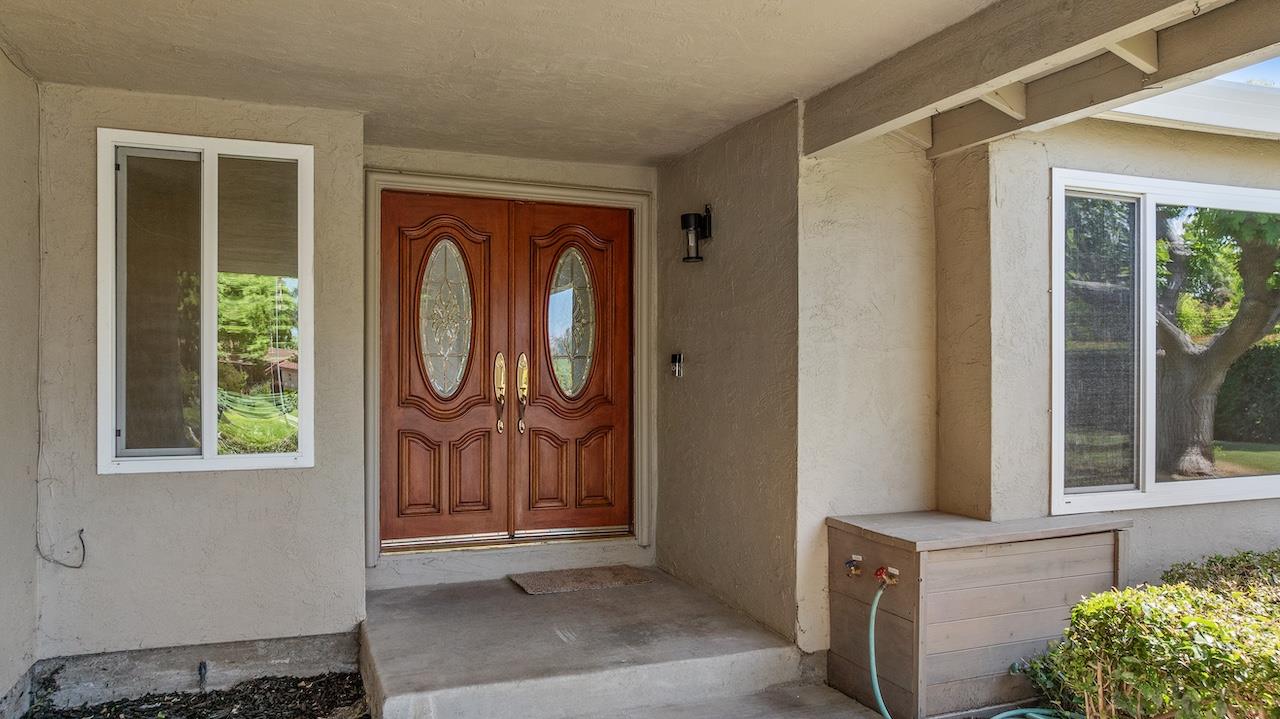 940 Constitution Way Tracy, CA 95376 - Photo 10 of 63 a view of front door of house