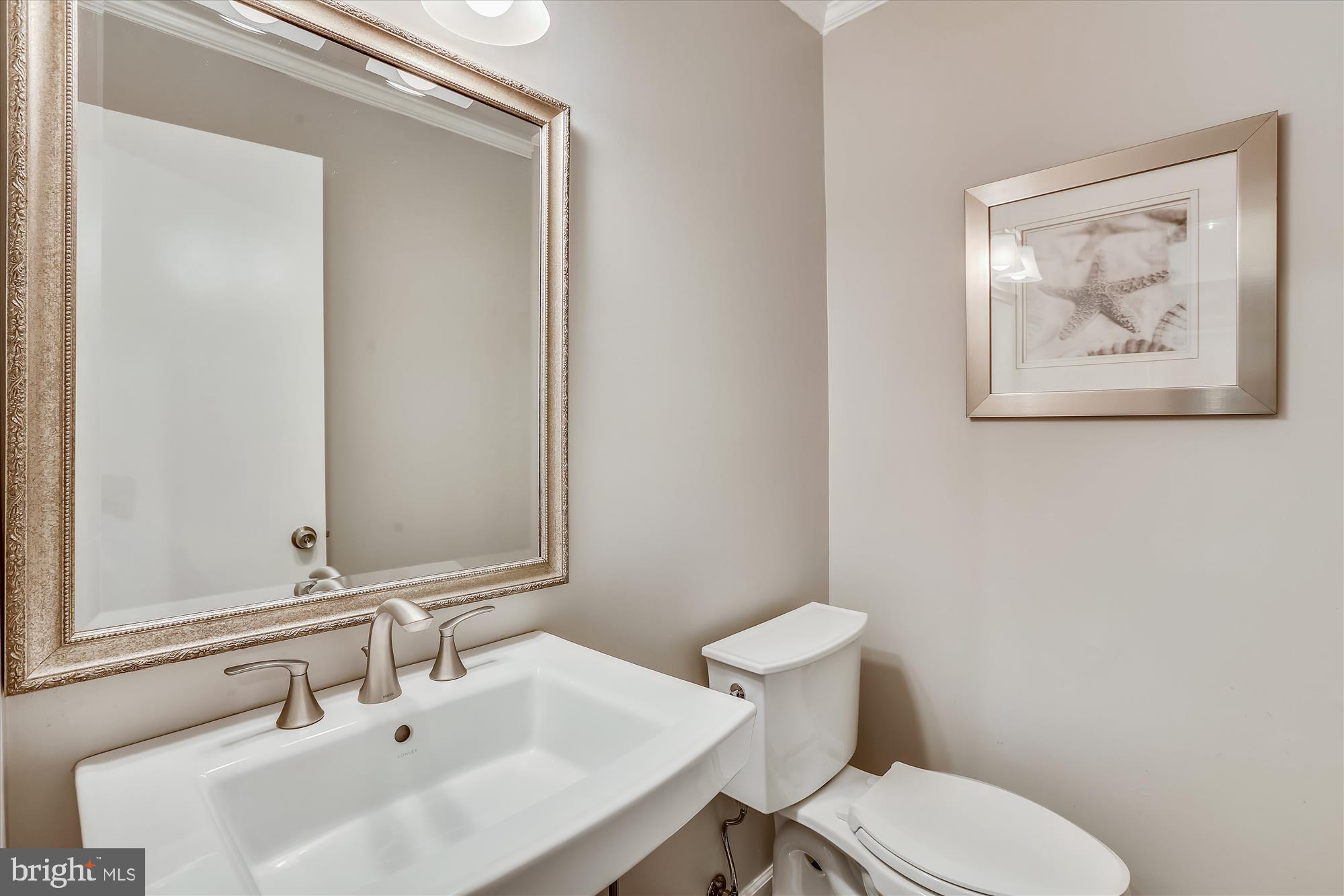9220 Wooden Bridge Road Potomac, MD 20854 - Photo 11 of 29 Powder Room