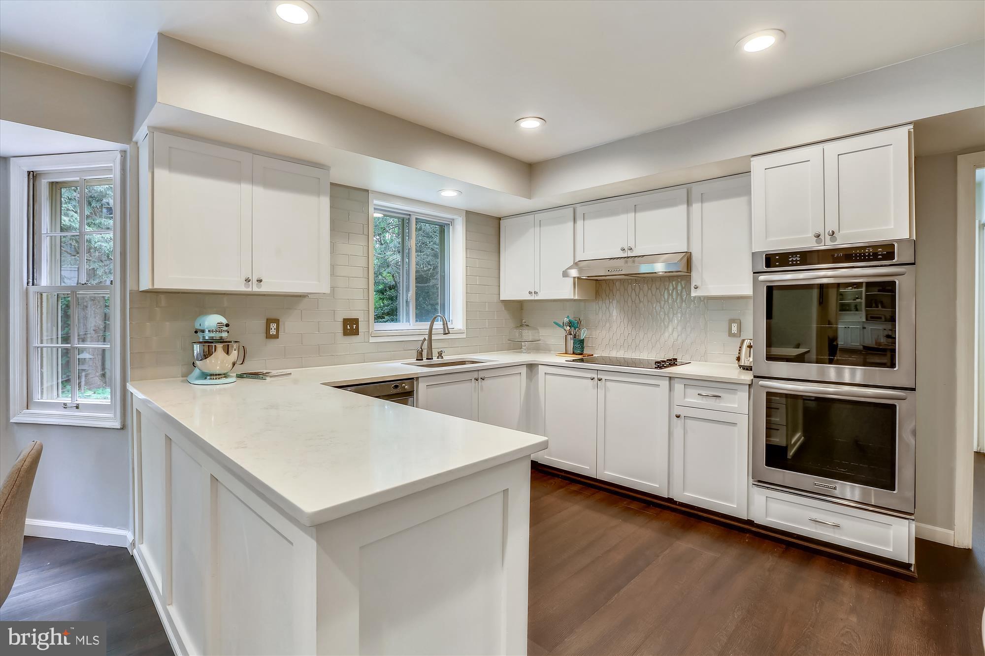 9220 Wooden Bridge Road Potomac, MD 20854 - Photo 14 of 29 Kitchen