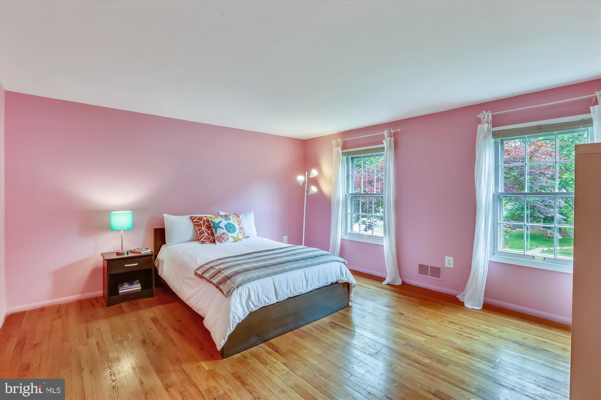 9220 Wooden Bridge Road Potomac, MD 20854 - Photo 22 of 29 Bedroom 2