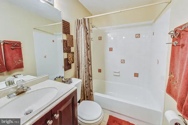 $3,900 | 15385 Bevanwood Drive, Woodbridge, VA 22193