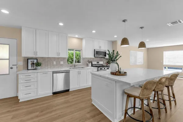 $389,000 | 39163 Warm Springs Drive, Palm Desert, CA 92260