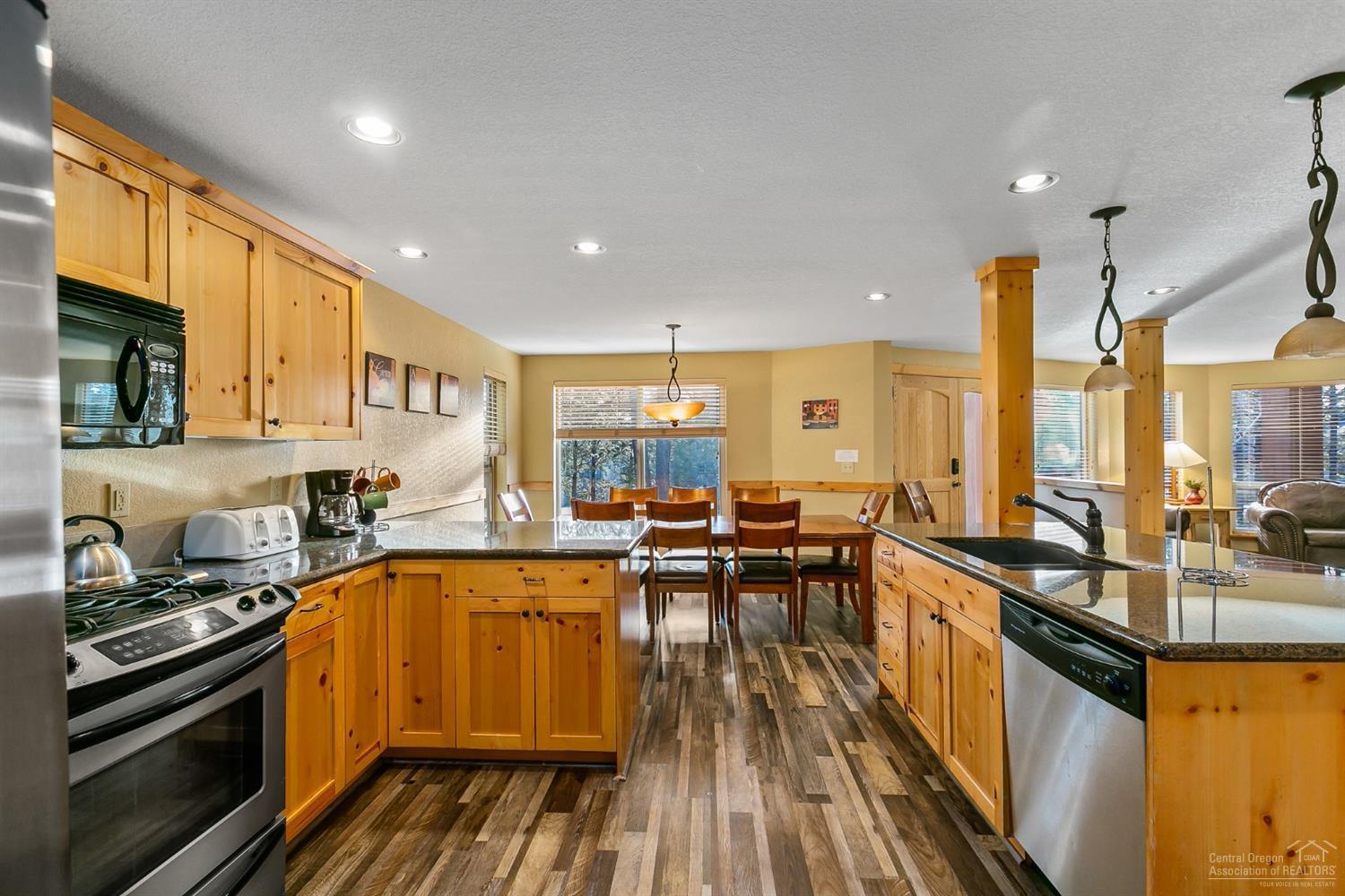 11 Oregon Loop Sunriver, OR 97707 - Photo 7 of 23 Additional Photo