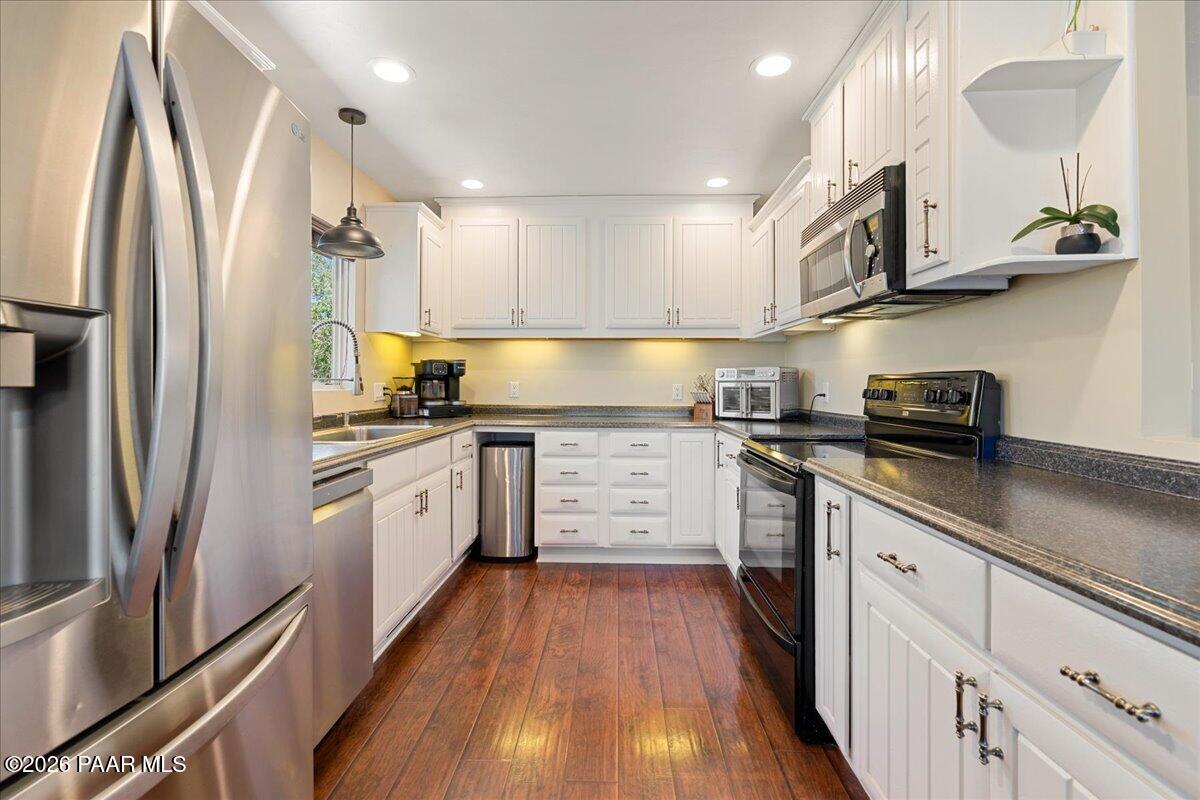 2040 Thumb Butte Road Prescott, AZ 86305 - Photo 7 of 38 Kitchen