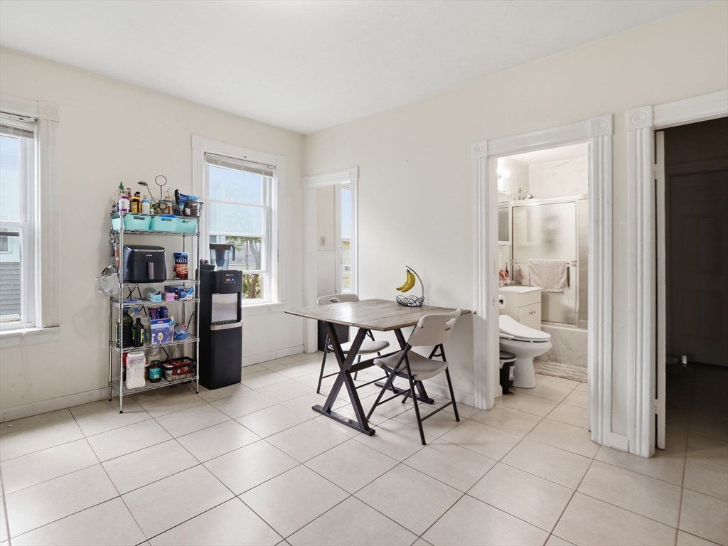 89 Gage Street Worcester, MA 01605 - Photo 20 of 41