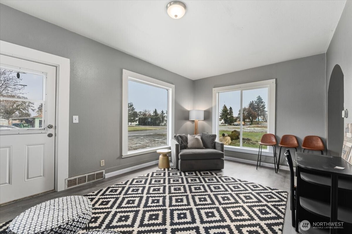 214 Hamilton Street Mansfield, WA 98830 - Photo 4 of 33