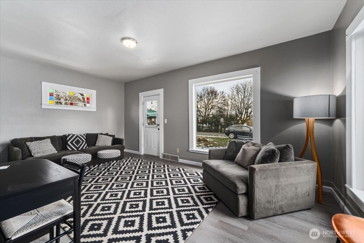 214 Hamilton Street Mansfield, WA 98830 - Photo 6 of 33