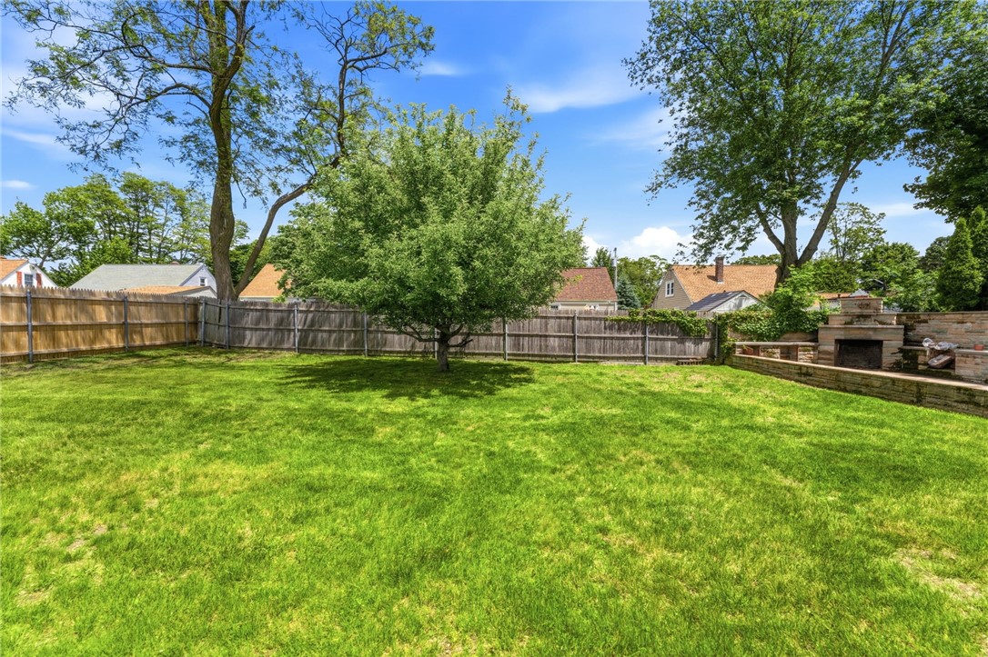 34 Intervale Road Cranston, RI 02910 - Photo 11 of 46