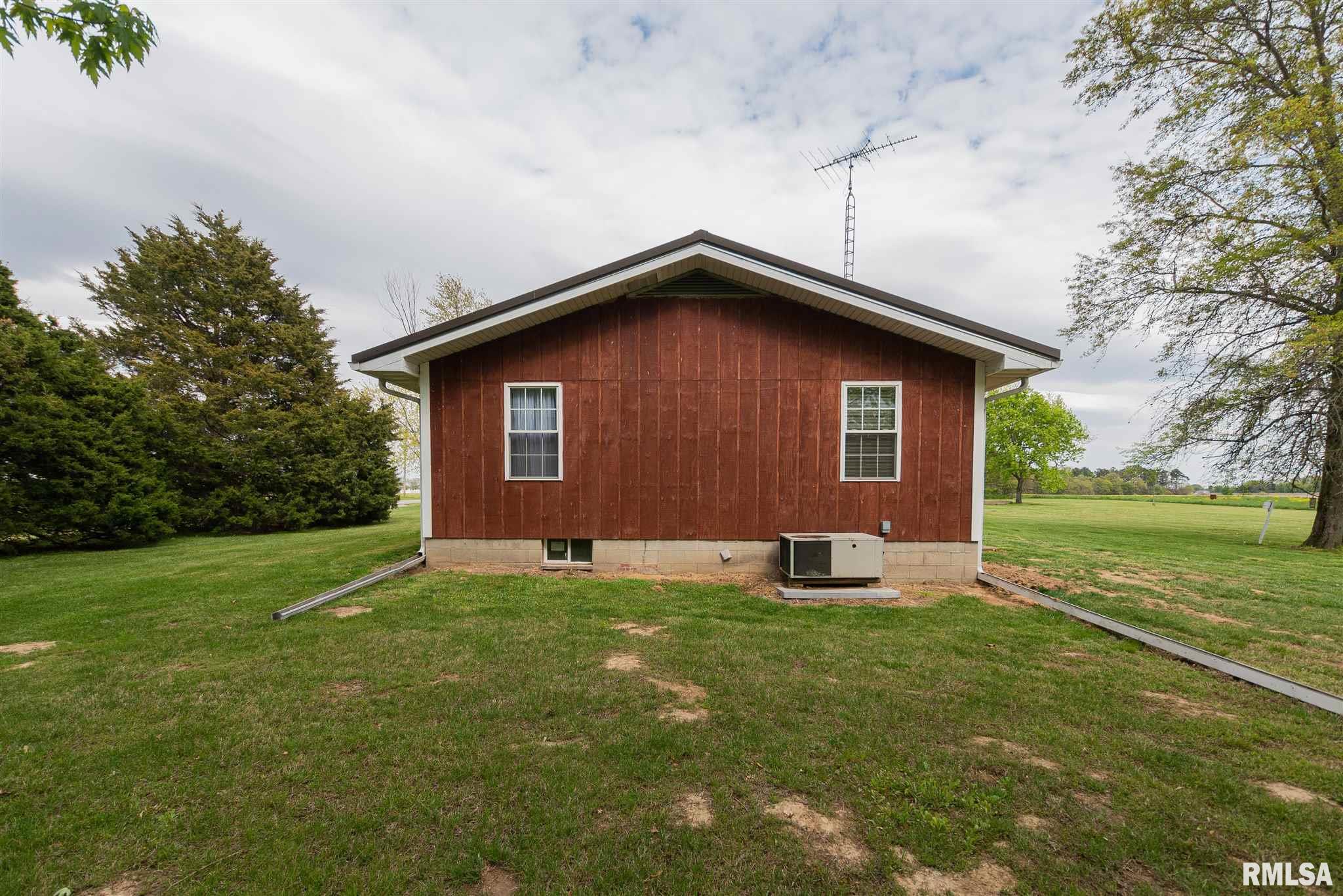 23471 East Dahlgren Road Belle Rive, IL 62810 - Photo 6 of 34
