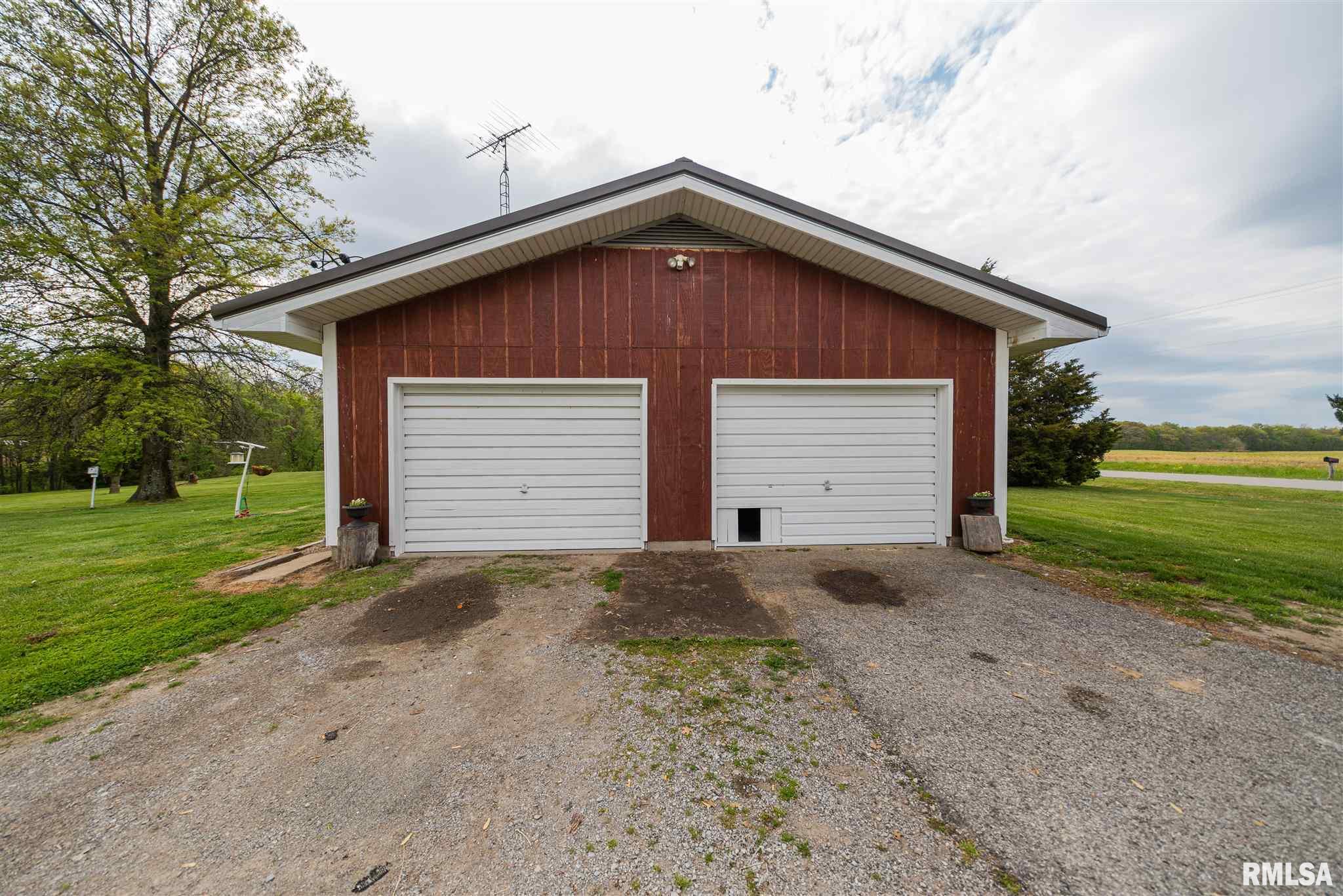 23471 East Dahlgren Road Belle Rive, IL 62810 - Photo 7 of 34
