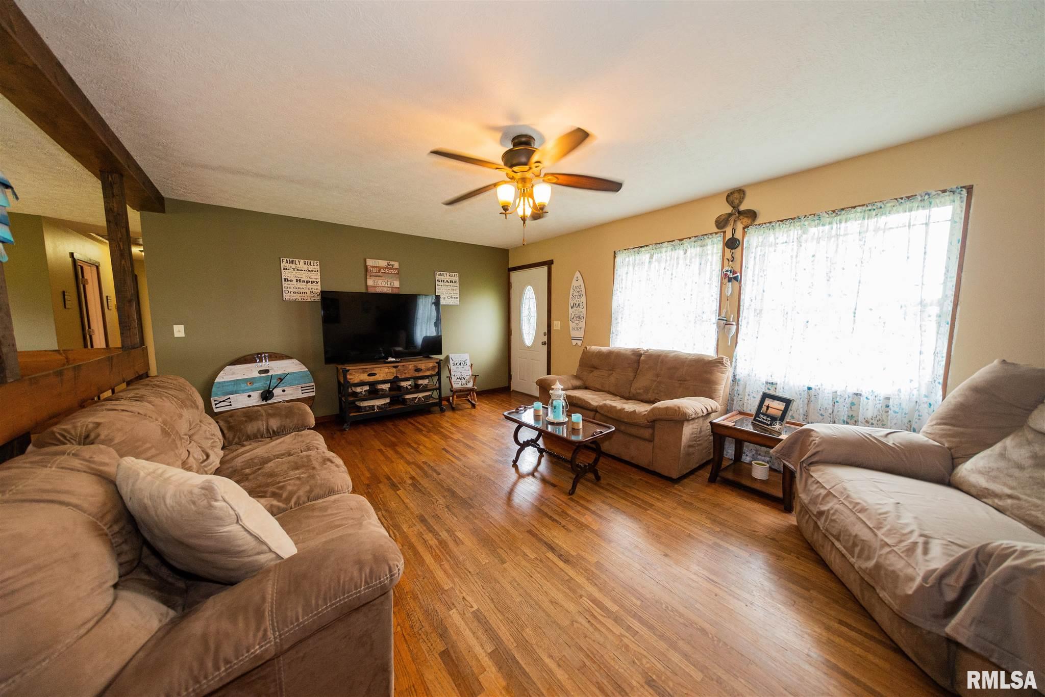 23471 East Dahlgren Road Belle Rive, IL 62810 - Photo 8 of 34