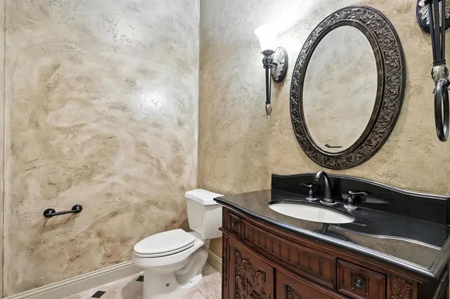 $899,900 | 660 Melody Lane, Lakewood Village, TX 75068