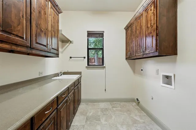 $899,900 | 660 Melody Lane, Lakewood Village, TX 75068