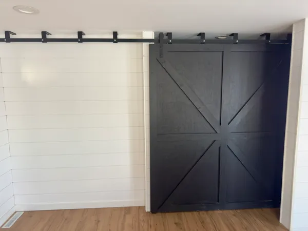 $275,000 | 82 North 23rd Road, Peru, IL 61354