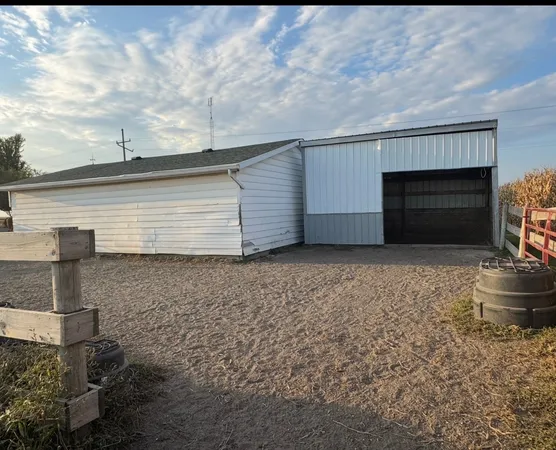 $275,000 | 82 North 23rd Road, Peru, IL 61354