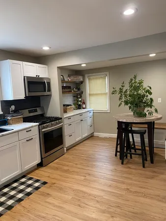 $275,000 | 82 North 23rd Road, Peru, IL 61354