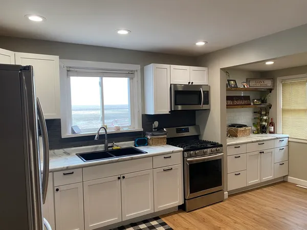 $275,000 | 82 North 23rd Road, Peru, IL 61354