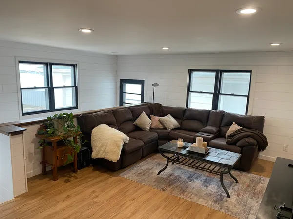 $275,000 | 82 North 23rd Road, Peru, IL 61354