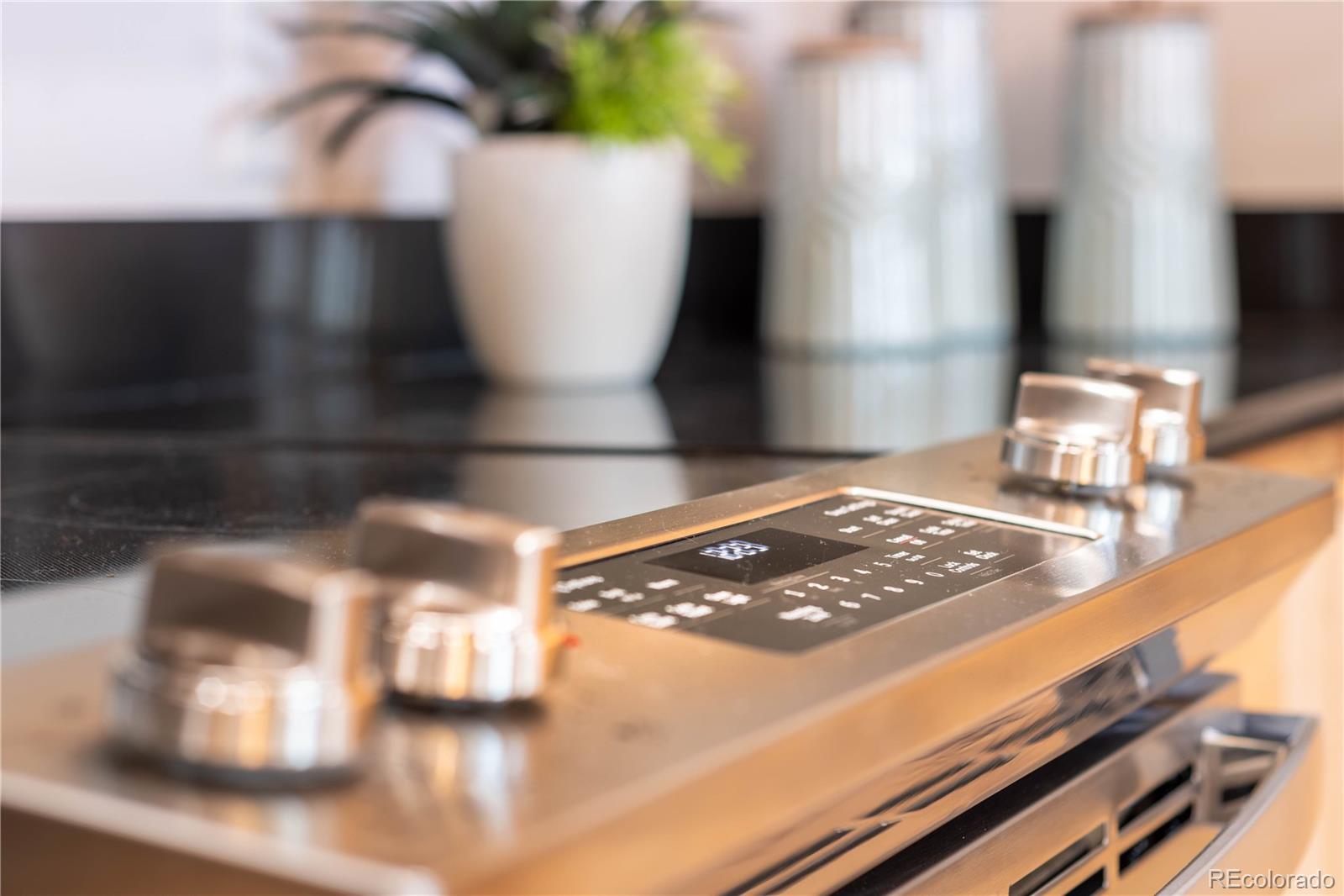 275 South Harrison Street, Unit 602 Denver, CO 80209 - Photo 11 of 33 a view of kitchen