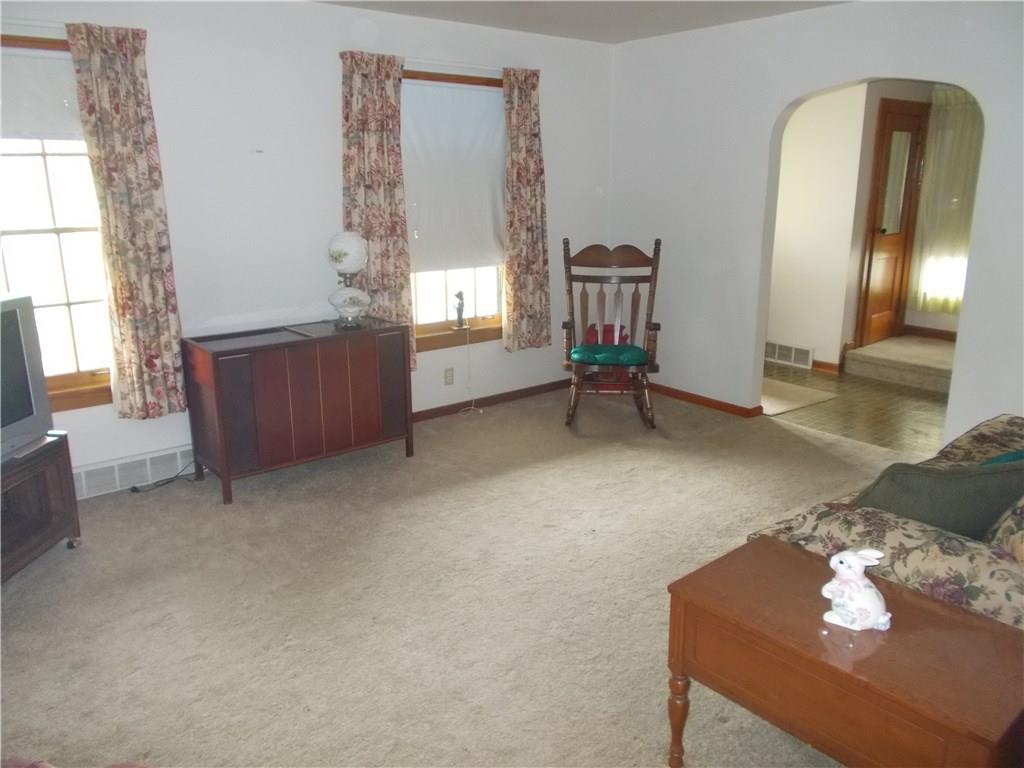 39 Temple Road Aliquippa, PA 15001 - Photo 4 of 19 Gallery Image 4