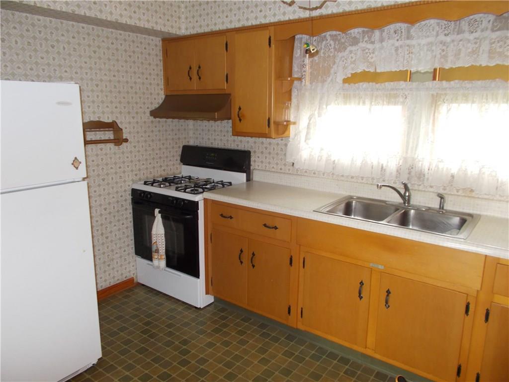 39 Temple Road Aliquippa, PA 15001 - Photo 8 of 19 Gallery Image 8