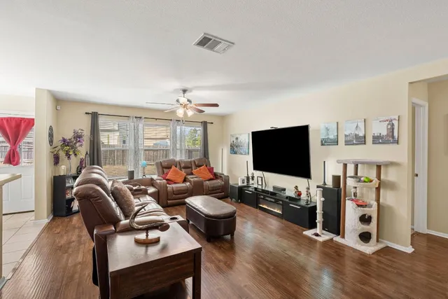 $349,999 | 1372 Sweet Gum Drive, Kyle, TX 78640