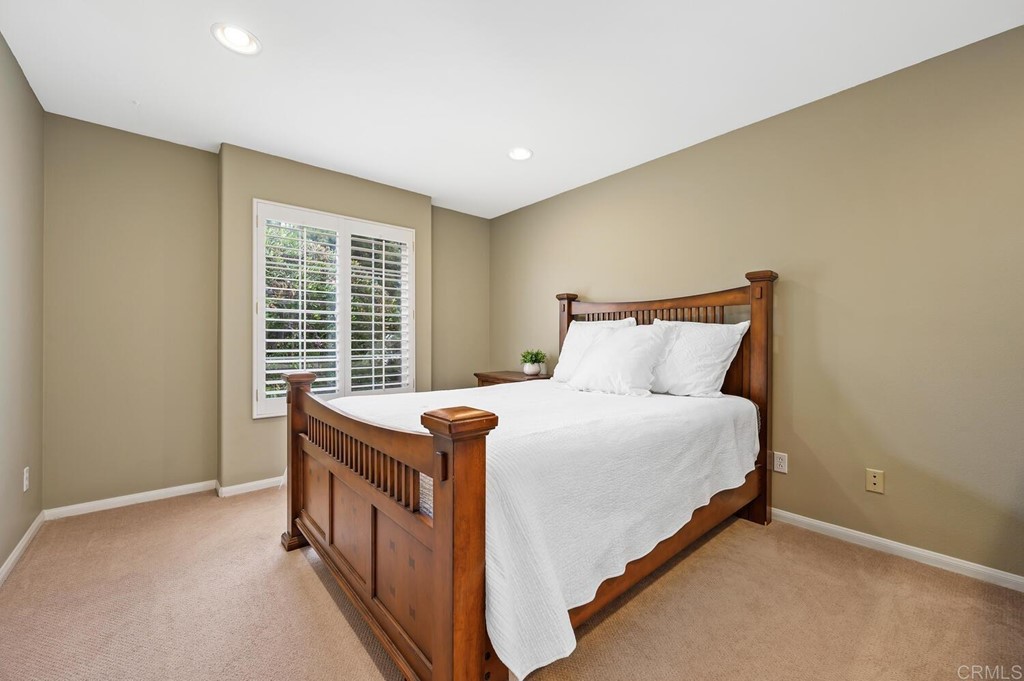 533 Anchorage Avenue Carlsbad, CA 92011 - Photo 28 of 58 a bed room with a bed and a window