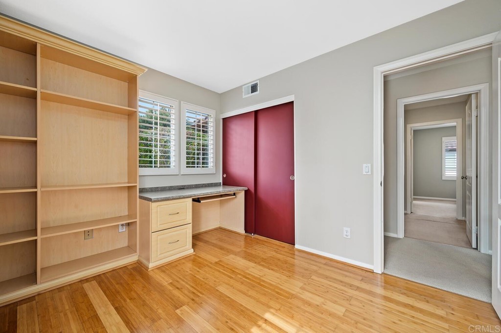 533 Anchorage Avenue Carlsbad, CA 92011 - Photo 33 of 58 a room with a closet and windows