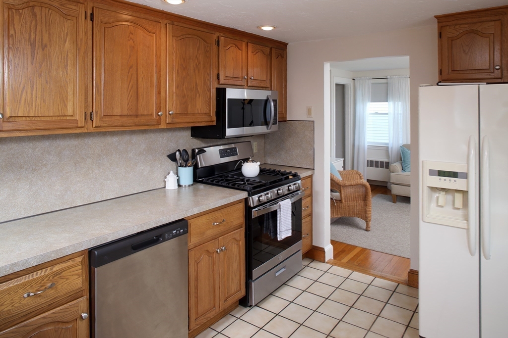 84 Newport Road Hull, MA 02045 - Photo 11 of 25