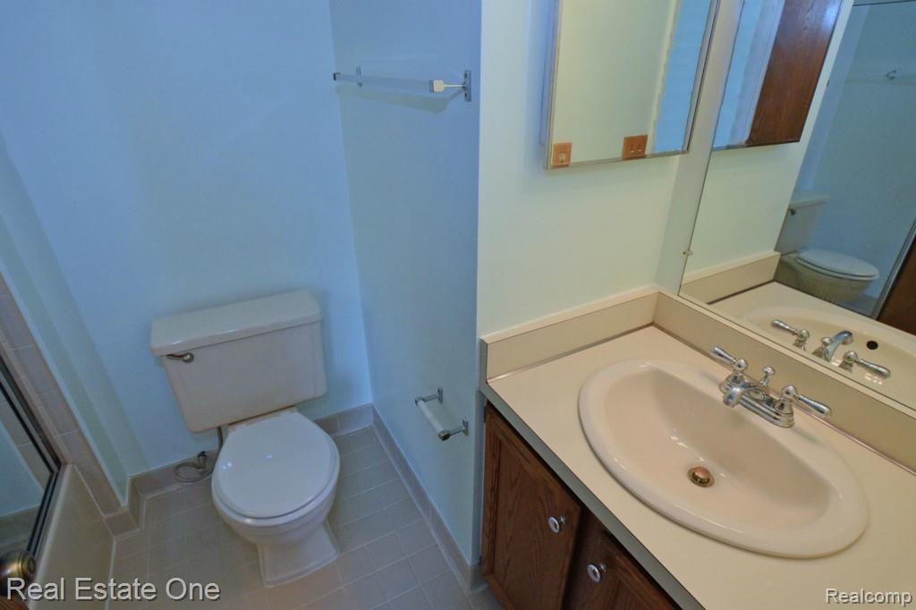 364 Huntington Court Rochester Hills, MI 48307 - Photo 15 of 25