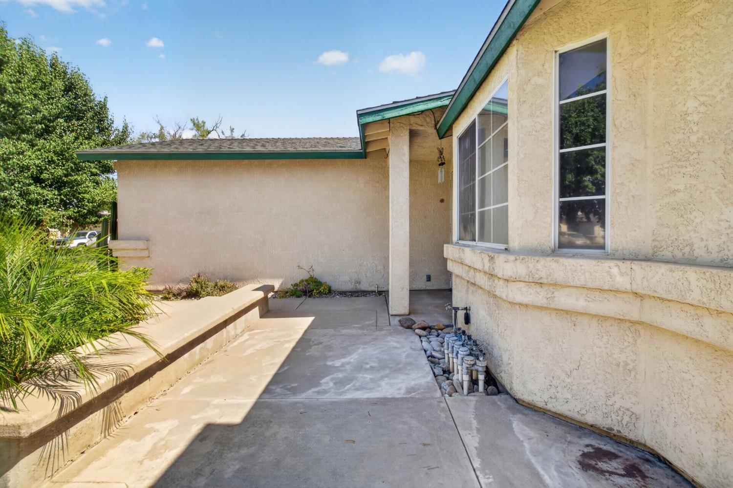 336 Serano Street Merced, CA 95341 - Photo 4 of 36