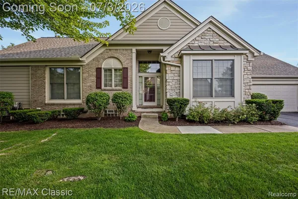 $475,000 | 16934 Lochmoor Circle West, Northville, MI 48168