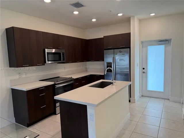 $3,299 | 8301 Northwest 41st Street, Unit B409, Doral, FL 33178