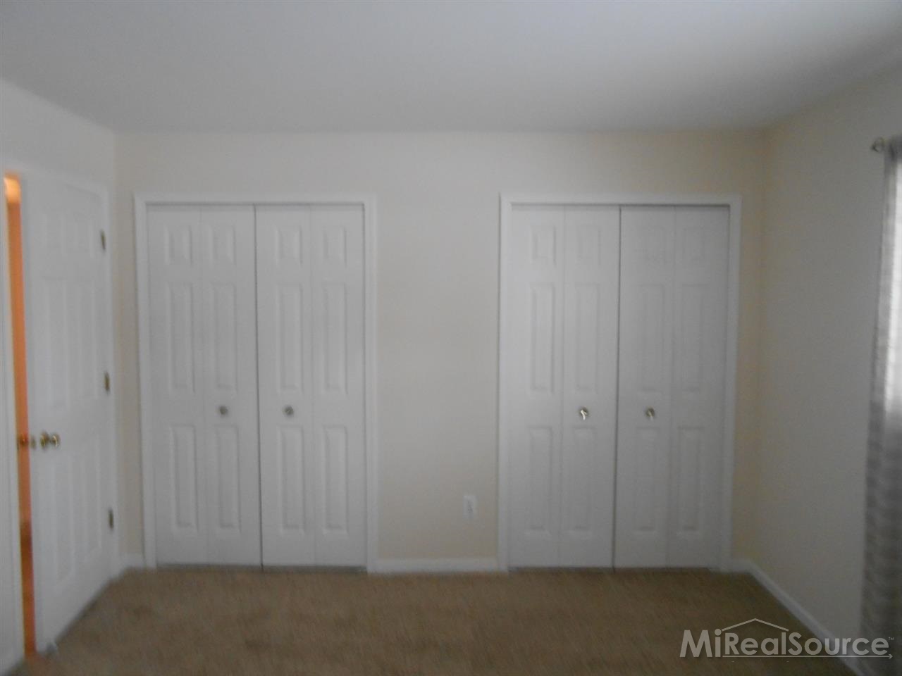 1940 River Road, Unit 8 St. Clair, MI 48079 - Photo 7 of 17 31209486-6.JPG