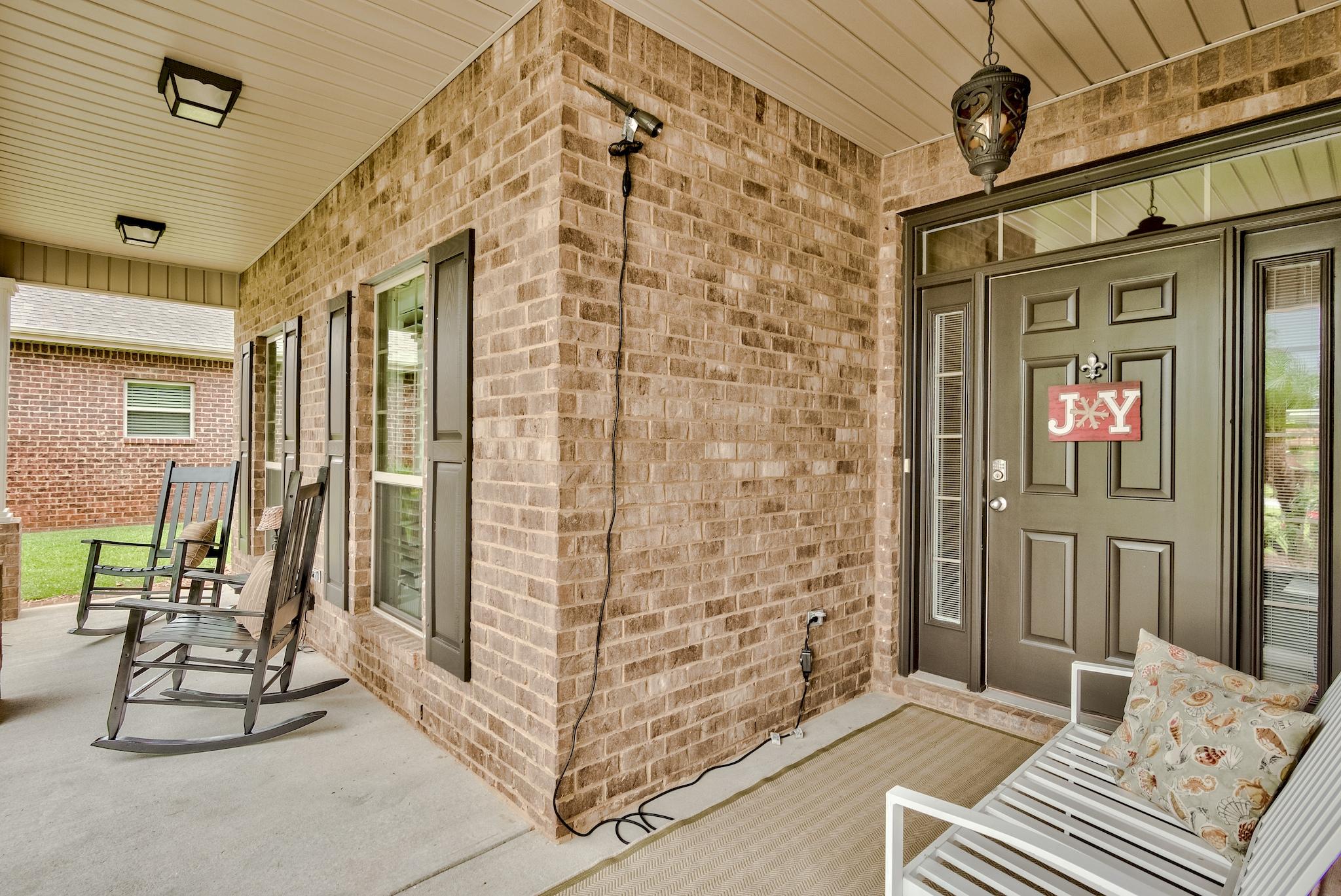 386 Pin Oak Loop Santa Rosa Beach, FL 32459 - Photo 7 of 47 a view of a hallway with couch