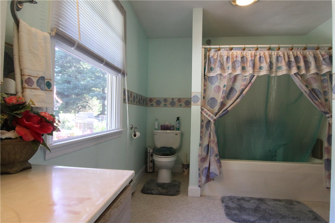 1 Ship Street Jamestown, RI 02835 - Photo 25 of 39