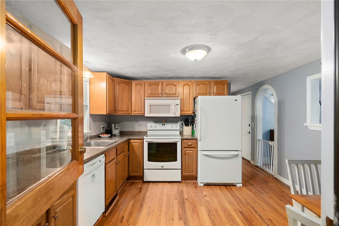 60 Benoit Street Coventry, RI 02816 - Photo 8 of 32 Gallery Image 8