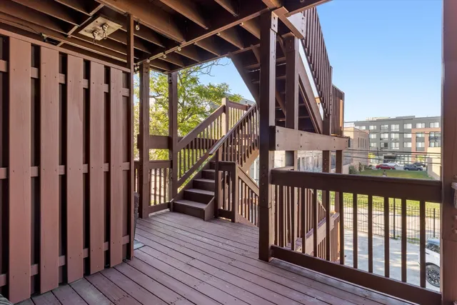 $335,000 | 512 East Oakwood Boulevard, Unit 2, Chicago, IL 60653