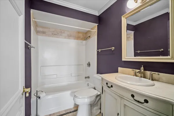 $299,900 | 2700 Bel Aire Drive, Unit 303, Arlington Heights, IL 60004